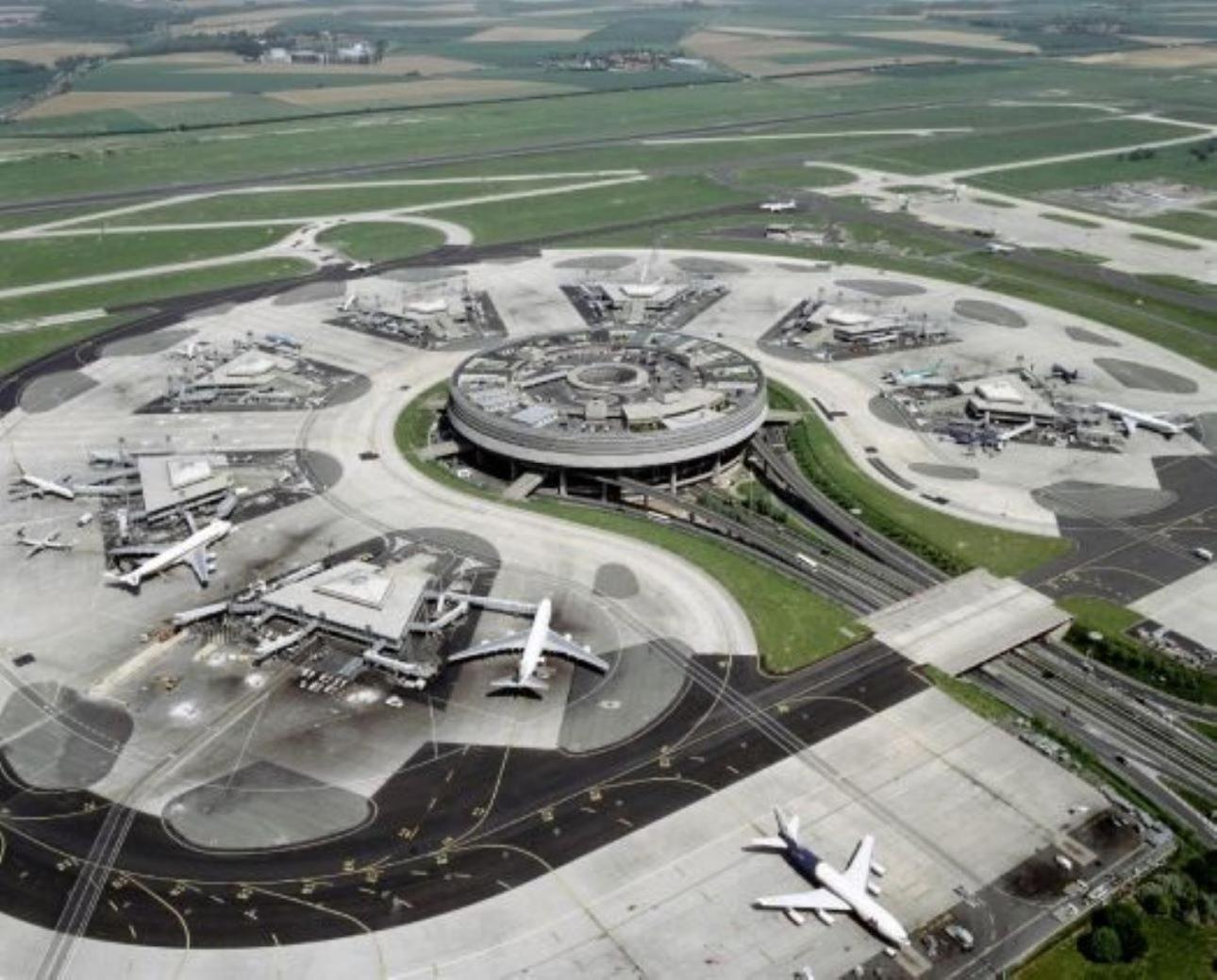 Standing Hotel Suites By Actisource Roissy-en-France Exteriör bild