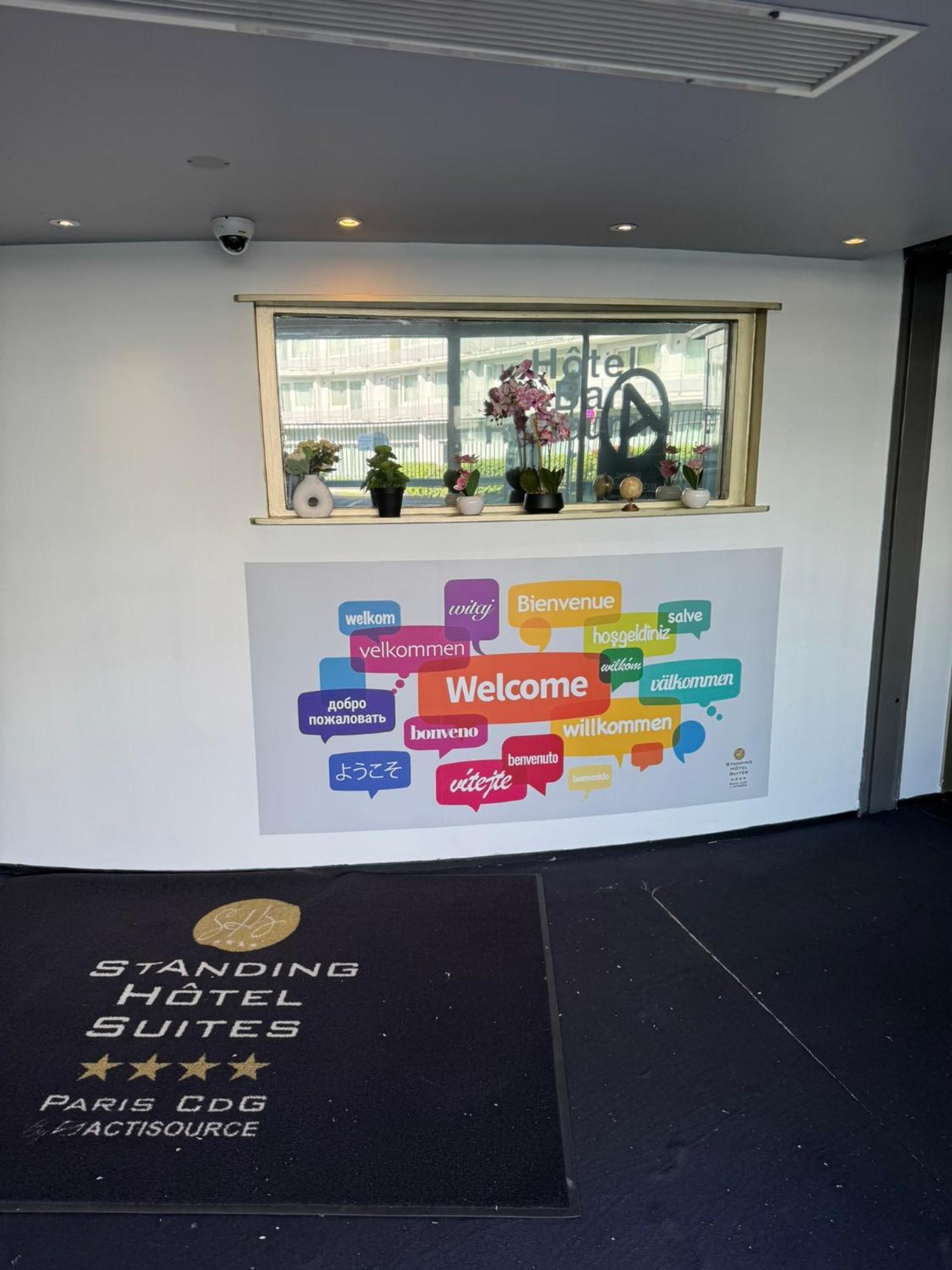 Standing Hotel Suites By Actisource Roissy-en-France Exteriör bild